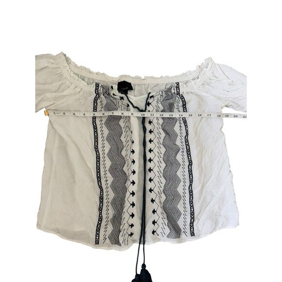 LUMIERE Embroidered Boho Chic Off Shoulder Peasant Top With Tassel Size L - Picture 3 of 7